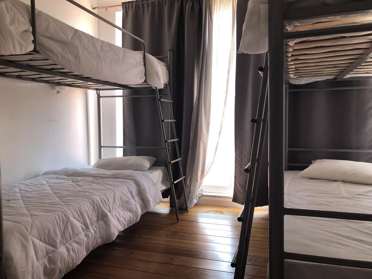Aristheu Hostel *